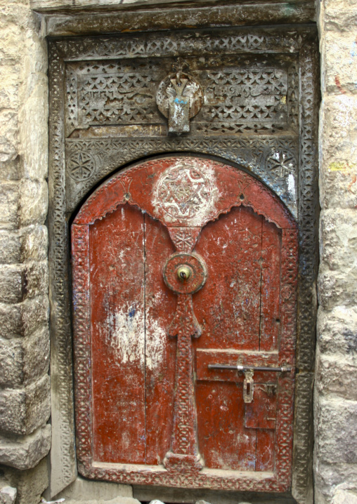 Star of David on an old wooden door, Ibb Governorate, Jibla, Yemen