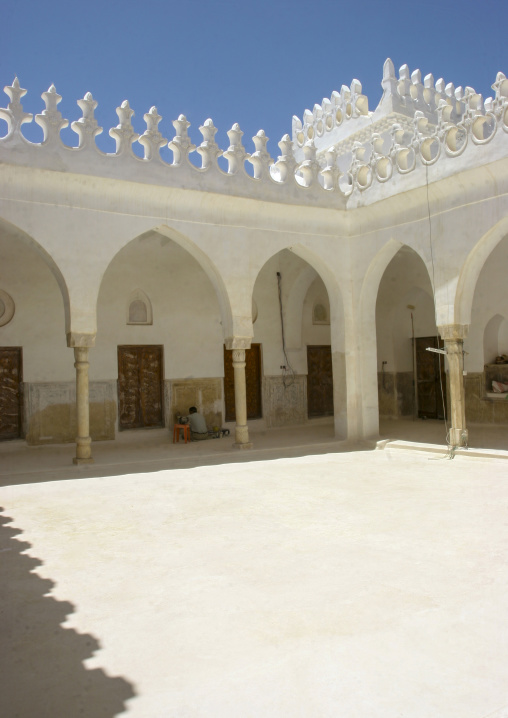 Al-Amiriya mosque courtyard, Al Bayda Governorate, Rada, Yemen