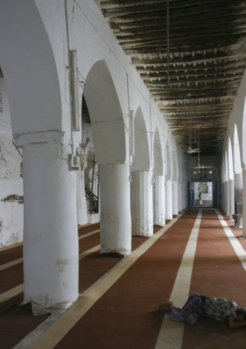 Old mosque prayer room, Al Hudaydah Governorate, Zabid, Yemen
