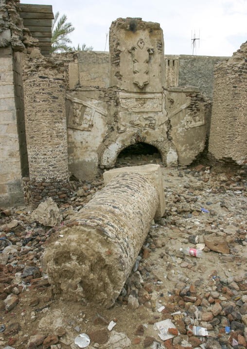 Heritage house ruins in the old town, Al Hudaydah Governorate, Zabid, Yemen
