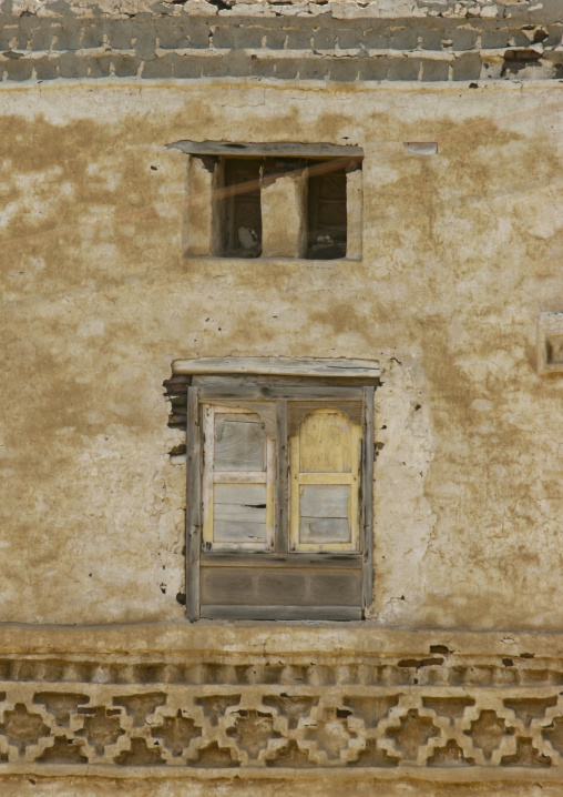 Traditional mudbrick house, Taiz Governorate, Mokha, Yemen
