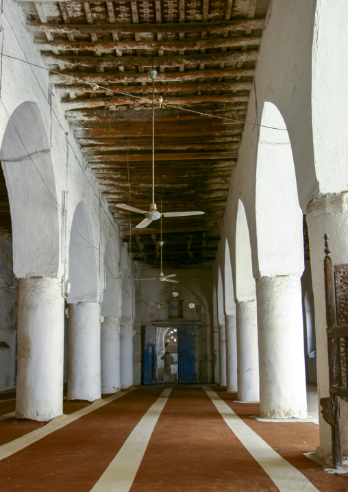 Old mosque prayer room, Al Hudaydah Governorate, Zabid, Yemen