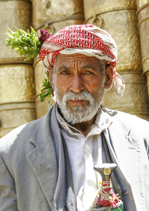 Yemeni senoir man with jambiya, Amanat Al-Asemah, Sanaa, Yemen