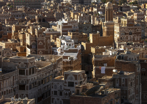 Mosque in the middle of traditional houses in the old city, Amanat Al-Asemah, Sanaa, Yemen