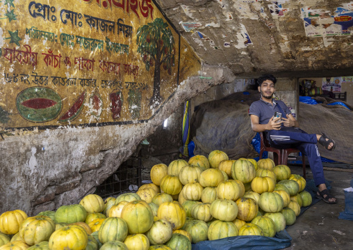 Pumpkins for sale at Kawran Bazar vegetables morning market, Dhaka Division, Dhaka, Bangladesh