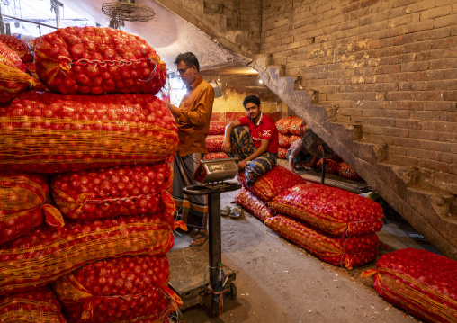 Onion for sale at Kawran Bazar vegetables and fruits morning market, Dhaka Division, Dhaka, Bangladesh