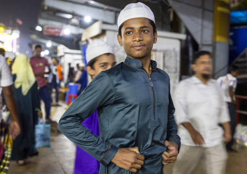 Bangladeshi children at Sadaghat Launch Terminal, Dhaka Division, Dhaka, Bangladesh