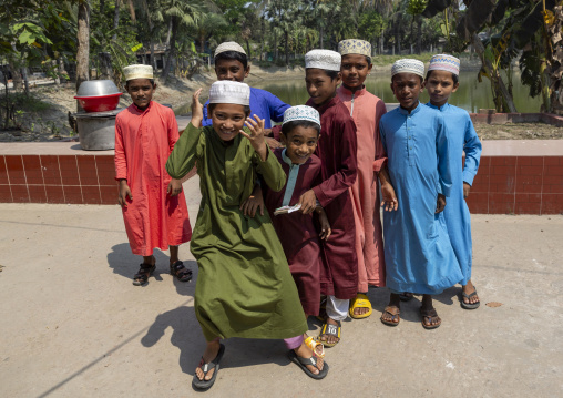 Portrait of bangladeshi muslim boys, Khulna Division, Shyamnagar, Bangladesh