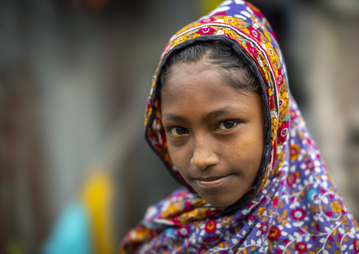 Portrait of a bangladeshi girl from Jhautala slum, Chittagong Division, Chittagong, Bangladesh