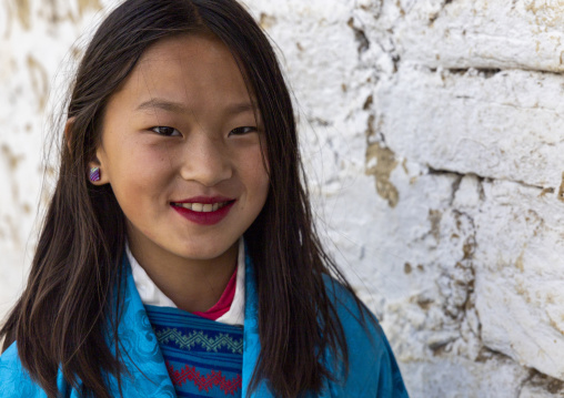 Portrait of a bhutanese girl, Bumthang, Ura, Bhutan