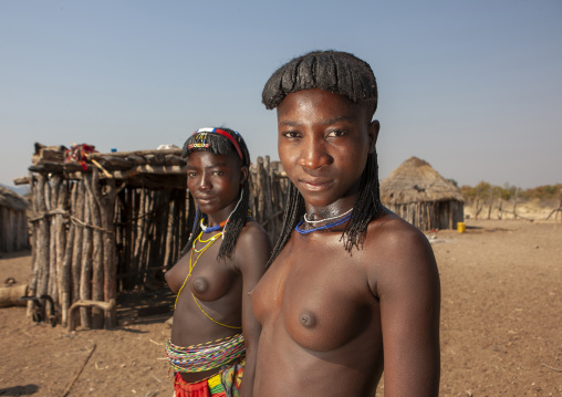 Topless Mucawana teenage girls, Cunene province, Oncocua, Angola