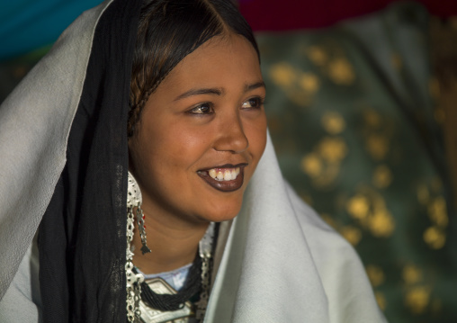 Tuareg girl in traditionnal clothing, Tripolitania, Ghadames, Libya