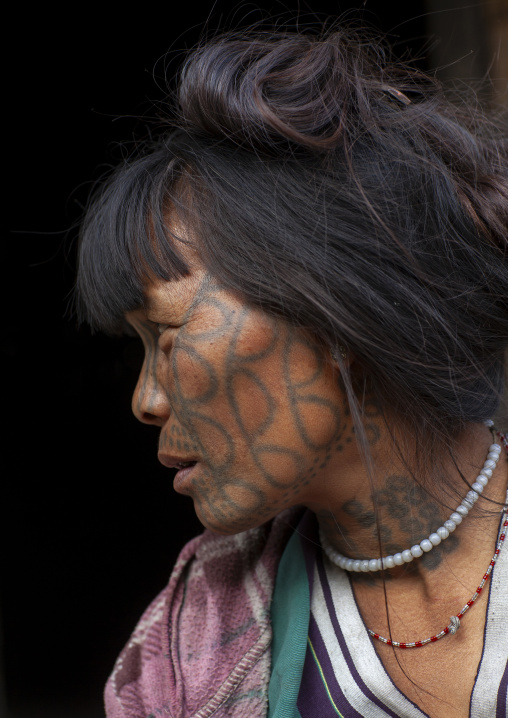 Tribal chin woman from muun tribe with tattoo on the face, Chin State, Mindat, Myanmar