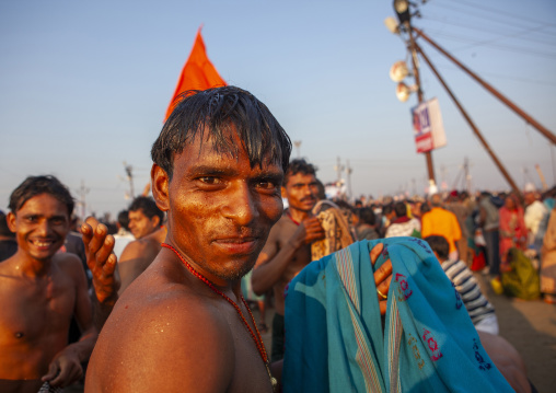 Pilgrims after the bath during Maha kumbh mela, Uttar Pradesh, Allahabad, India