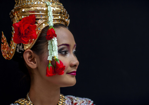 Portrait of a Thai dancer at phra brahma erawan, Bangkok, Bangkok, Thailand