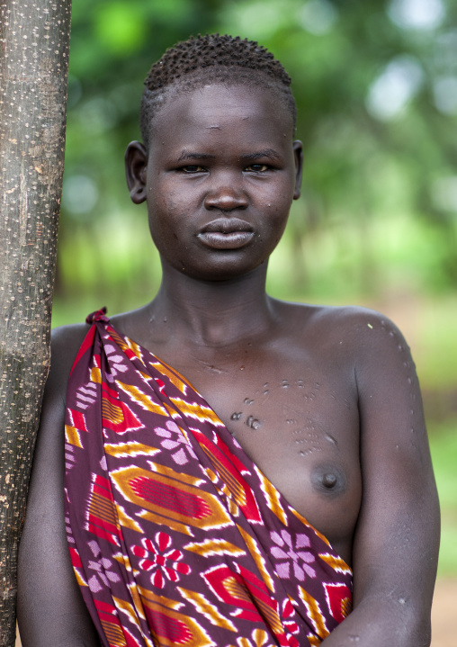 Bodi tribe woman with scarified body, Omo Valley, Hana Mursi, Ethiopia