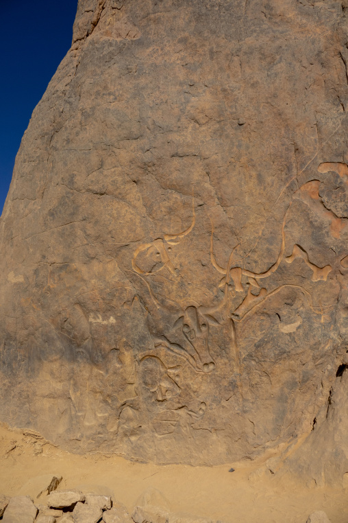 La vache qui pleure rock carving, North Africa, Erg Admer, Algeria