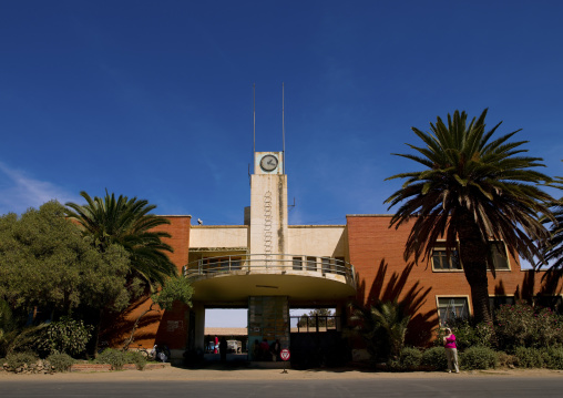 Former city sanitation office turned into a garage, Central Region, Asmara, Eritrea