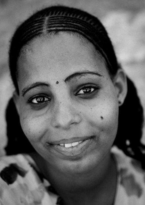 Portrait of a smiling eritrean woman, Northern Red Sea, Massawa, Eritrea