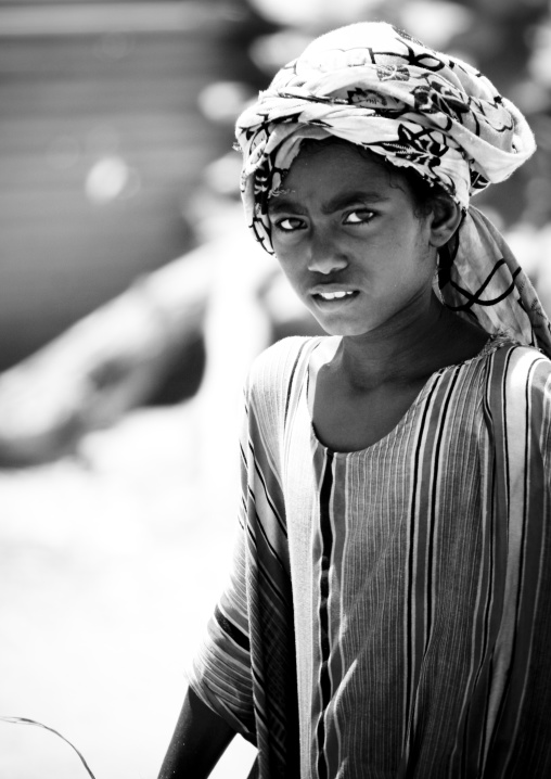 Afar tribe girl in the street, Northern Red Sea, Thio, Eritrea