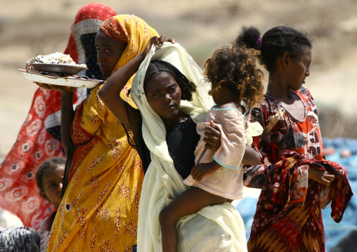 Afar tribe women in Dissei island selling shells, Northern Red Sea, Dahlak, Eritrea