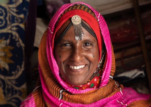 Smiling eritrean woman from the Bilen tribe portrait, Semien-Keih-Bahri, Keren, Eritrea