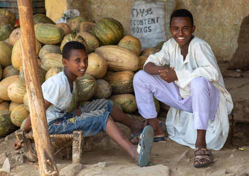 Eritrean children in the fruit market, Gash-Barka, Agordat, Eritrea
