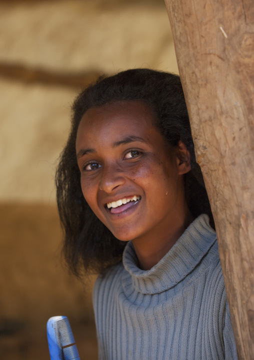 Portrait of an eritrean teenage girl, Debub, Senafe, Eritrea