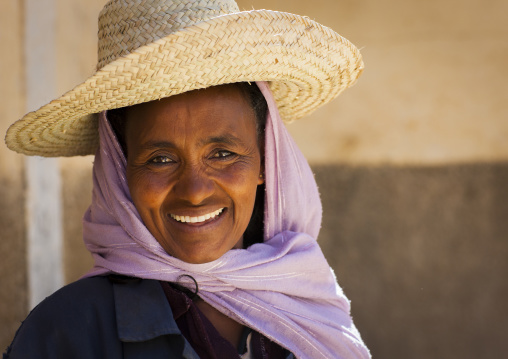 Portrait of an eritrean woman with a hat, Debub, Mendefera, Eritrea