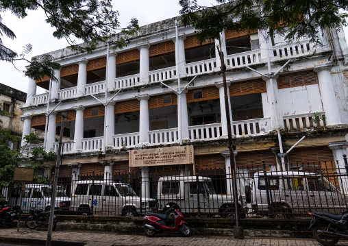Old colonial building hosting health and welness centre, Pondicherry, Puducherry, India