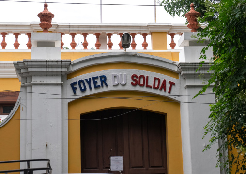 Old colonial foyer du soldat in the french quarter, Pondicherry, Puducherry, India