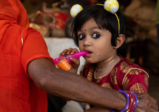 Portrait of little girl with Kohl on the eyes, Rajasthan, Pushkar, India