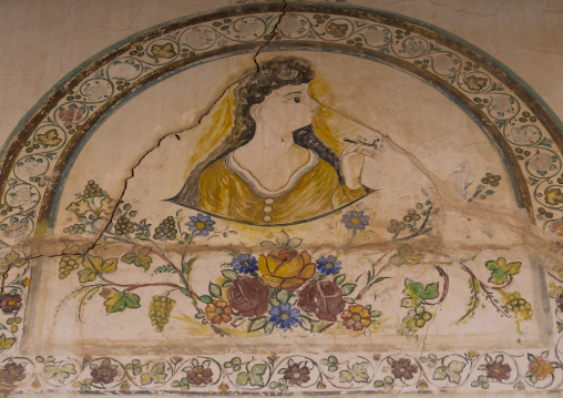 Old mural in a haveli depicting Queen Victoria, Rajasthan, Fatehpur, India