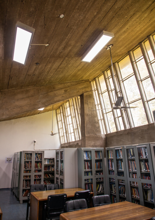 College of architecture library by Le Corbusier and Aditya Prakash, Punjab State, Chandigarh, India