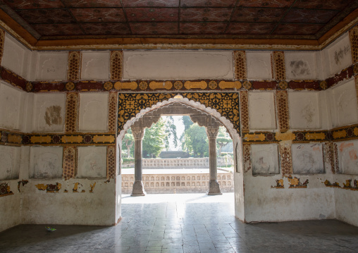 ￼Shalimar Bagh Mughal garden marble pavilion, Jammu and Kashmir, Srinagar, India