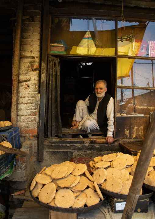 Kashmiri man selling bread, Jammu and Kashmir, Charar- E- Shrief, India