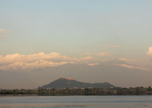 View of the banks of Dal lake in the morning, Jammu and Kashmir, Srinagar, India