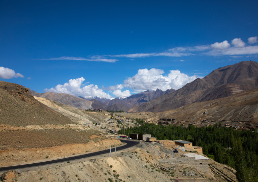 Road in a mountain landscape, Ladakh, Kargil, India