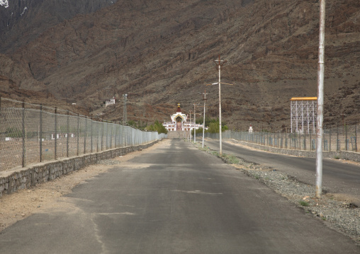 Road leading to Hemis monastery, Ladakh, Hemis, India