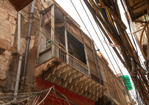 Heritage house with wooden balcony in old Delhi, Delhi, New Delhi, India