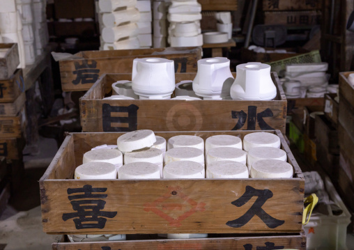Genemongama porcelain atelier, Kyushu region, Arita, Japan