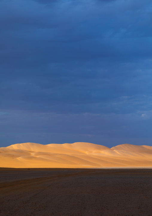 Dunes in Rub al Khali desert, Najran Province, Thar, Saudi Arabia