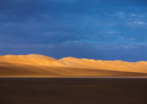 Dunes in Rub al Khali desert, Najran Province, Thar, Saudi Arabia