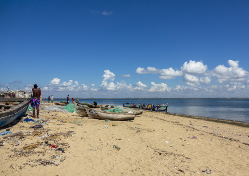 Fishermen back from the sea, Nampula Province, Island of Mozambique, Mozambique