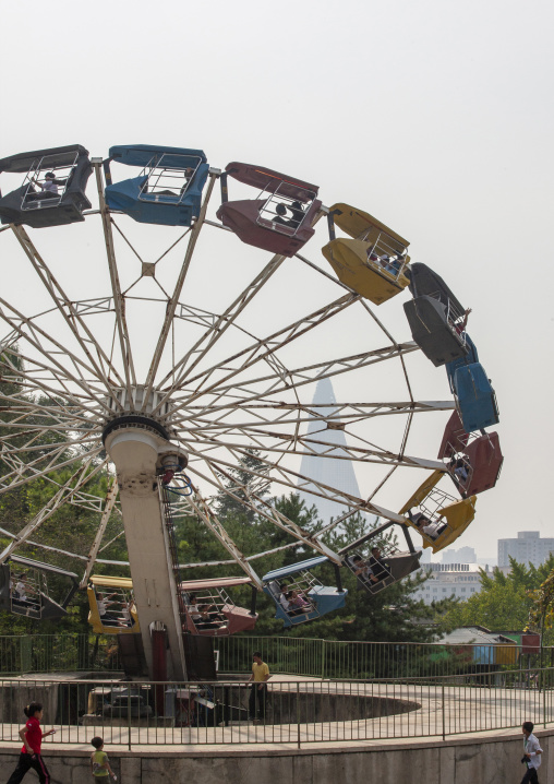Old big wheel in Taesongsan funfair, DGC, Pyongyang, North Korea