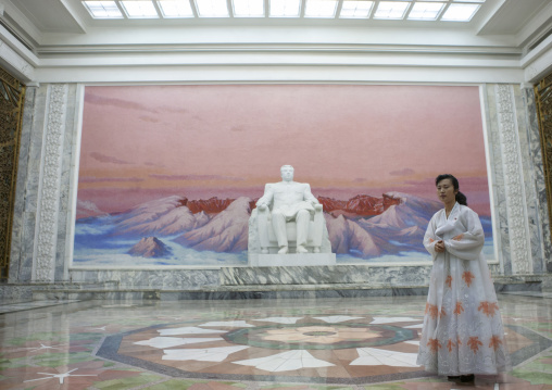 Statue of Kim il Sung sit in front of Mt Paektu in the Grand people's study house, DGC, Pyongyang, North Korea