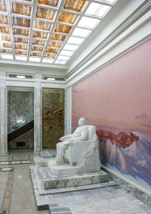 Statue of Kim il Sung sit in front of Mt Paektu in the Grand people's study house, DGC, Pyongyang, North Korea