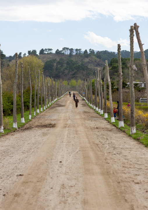North Korean people in the countryside, North Hamgyong, Jung Pyong Ri, North Korea