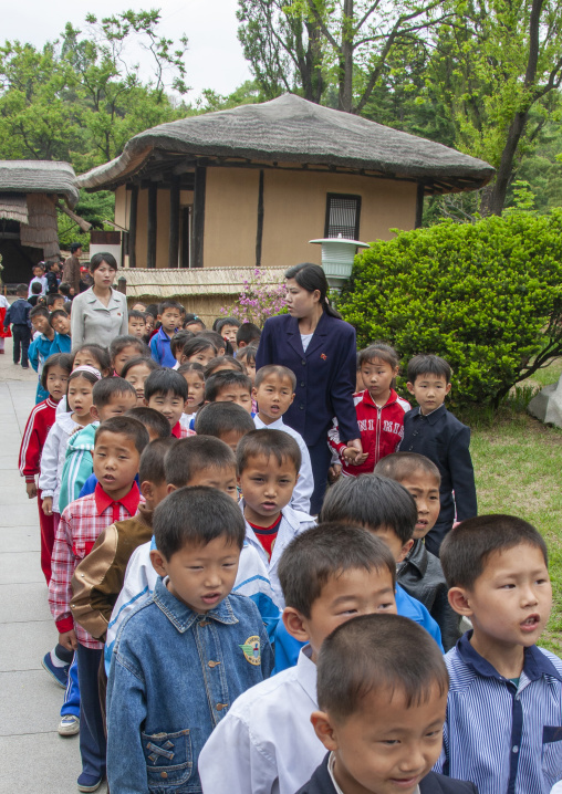 North Korean children visiting Kim il Sung Mangyongdae native house, DGC, Pyongyang, North Korea
