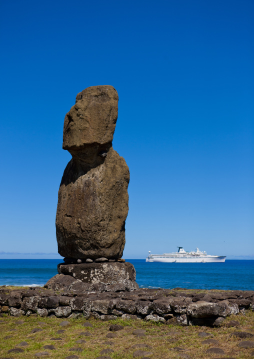Moai and cruise ship in ahu tahai, Easter Island, Hanga Roa, Chile